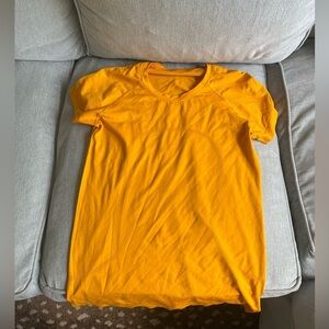 Lululemon short sleeve swiftly tech size 8